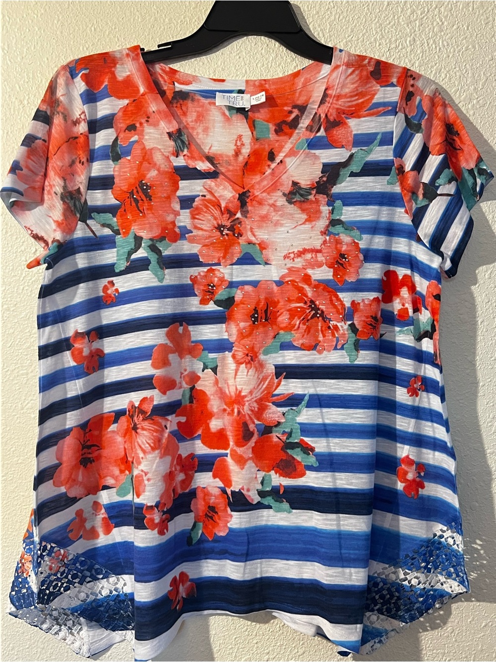 Time & tru top size large